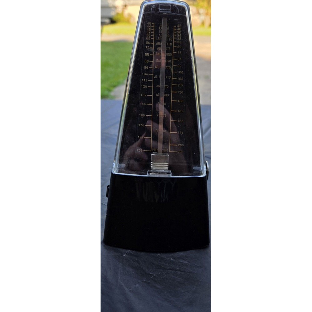 Vintage Solo Mechanical Metronome Pyramid Tower Black High Gloss Wind Up